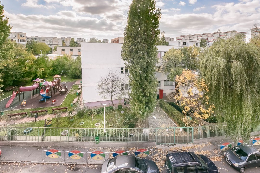 Apartament 4 camere cochet , centrala proprie, bloc reabilitat ,comision 0%