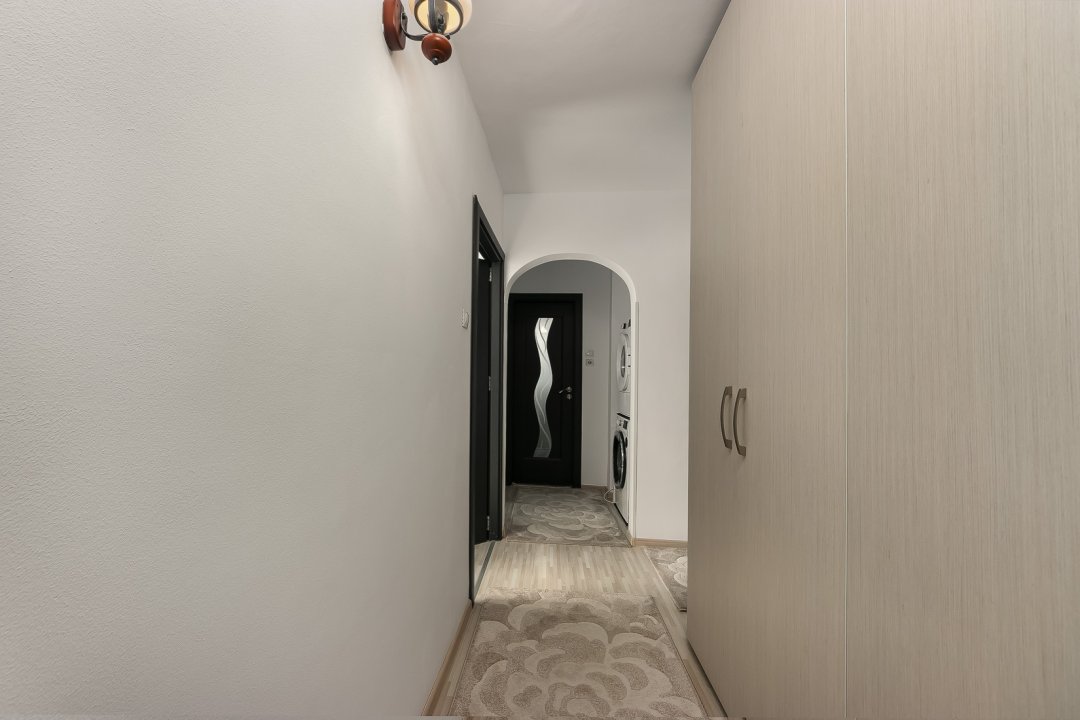 Apartament 4 camere cochet , centrala proprie, bloc reabilitat ,comision 0%
