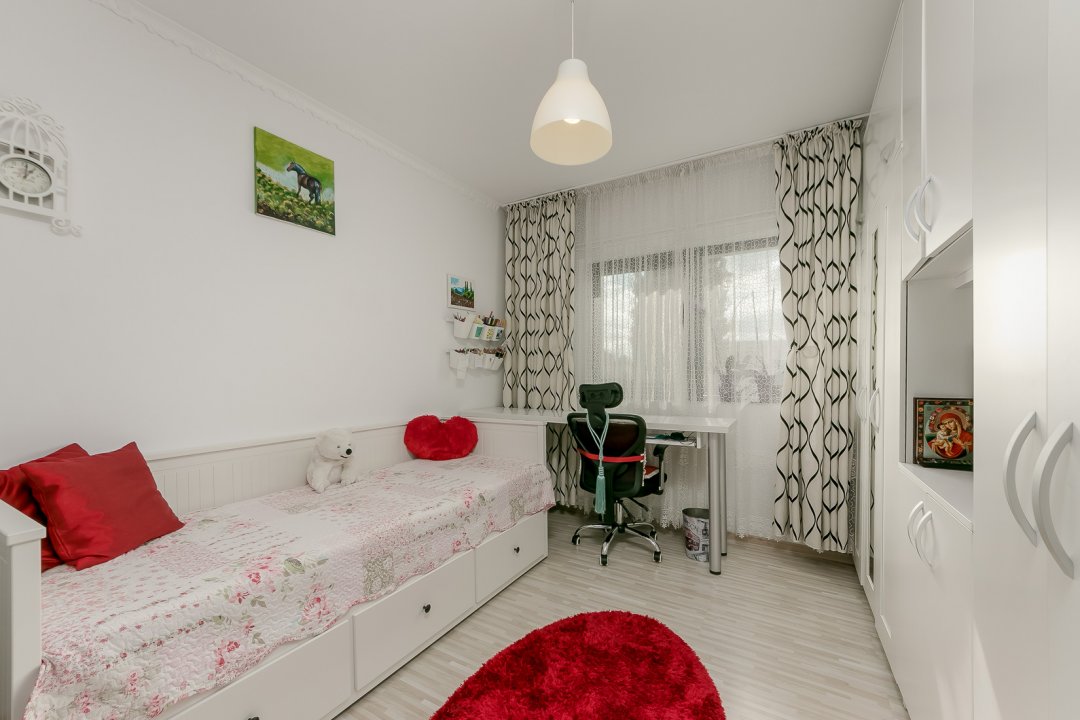 Apartament 4 camere cochet , centrala proprie, bloc reabilitat ,comision 0%