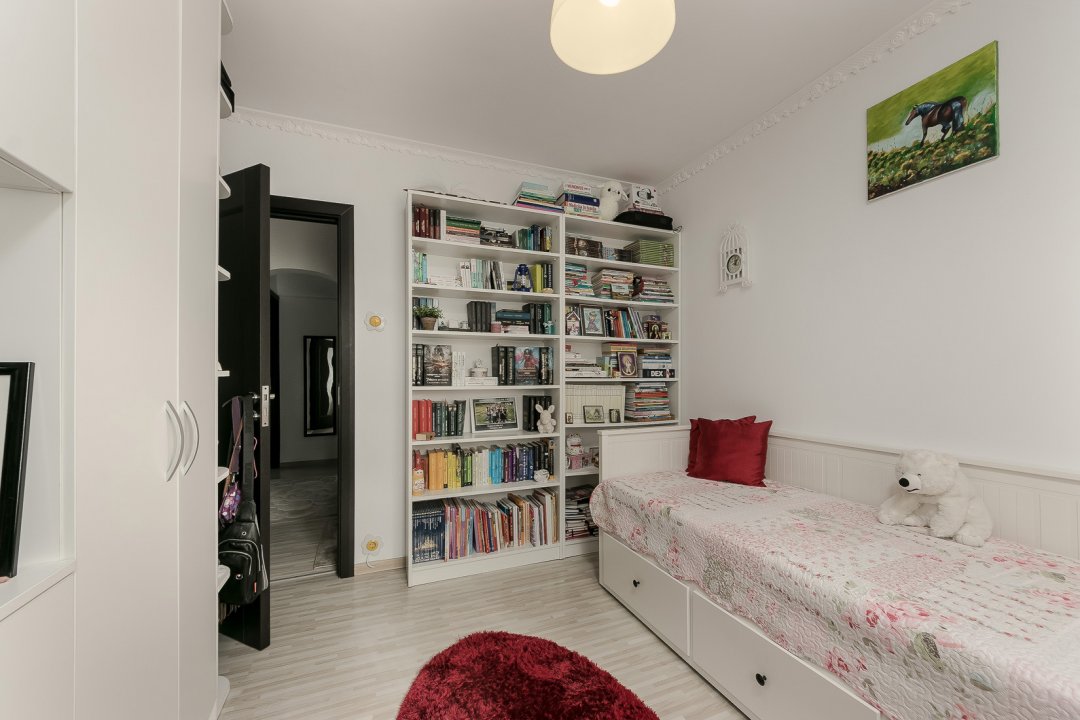 Apartament 4 camere cochet , centrala proprie, bloc reabilitat ,comision 0%