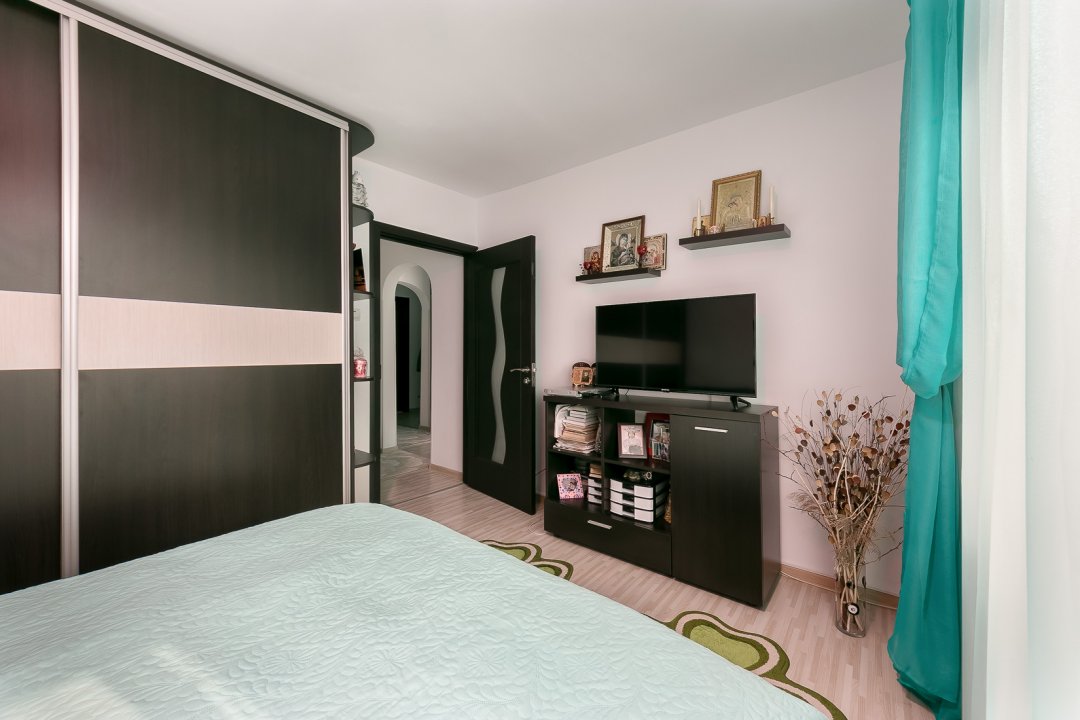 Apartament 4 camere cochet , centrala proprie, bloc reabilitat ,comision 0%