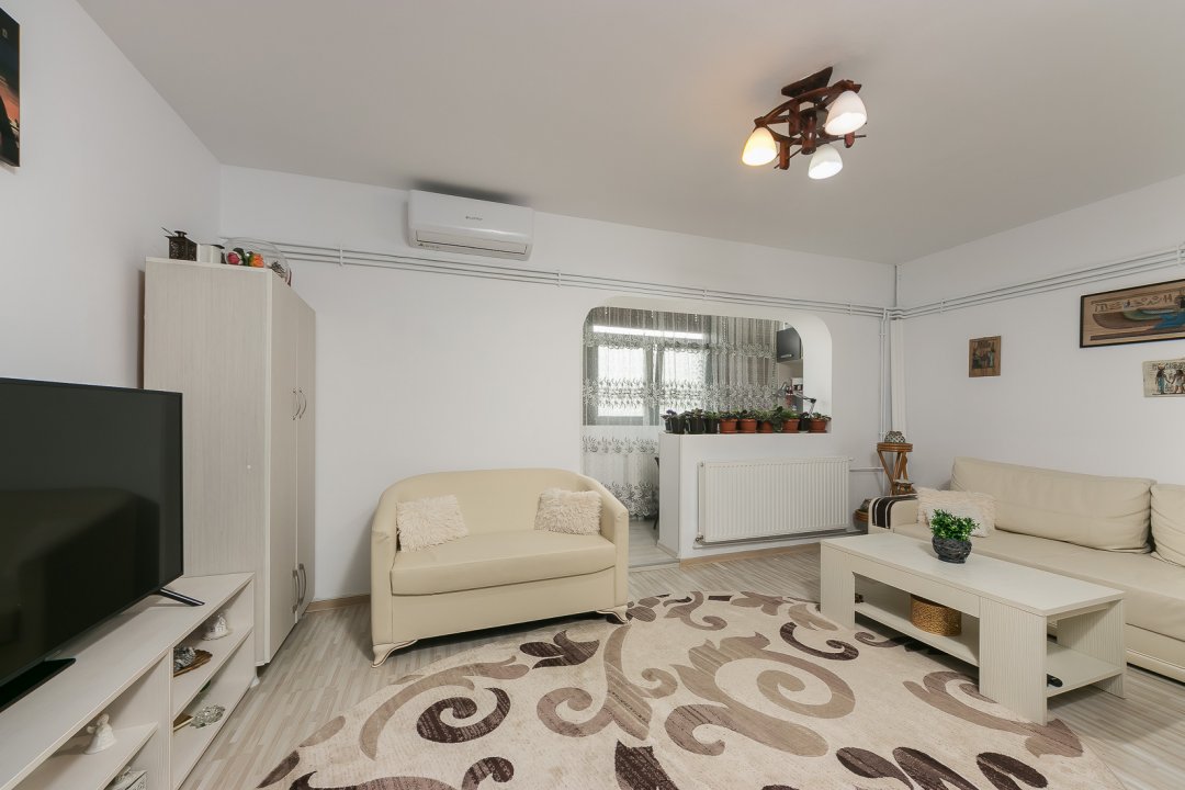 Apartament 4 camere cochet , centrala proprie, bloc reabilitat ,comision 0%
