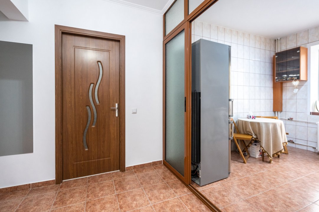 Opreste-te. Iti promit, merita sa studiezi acest apartament 3 camere Rahova