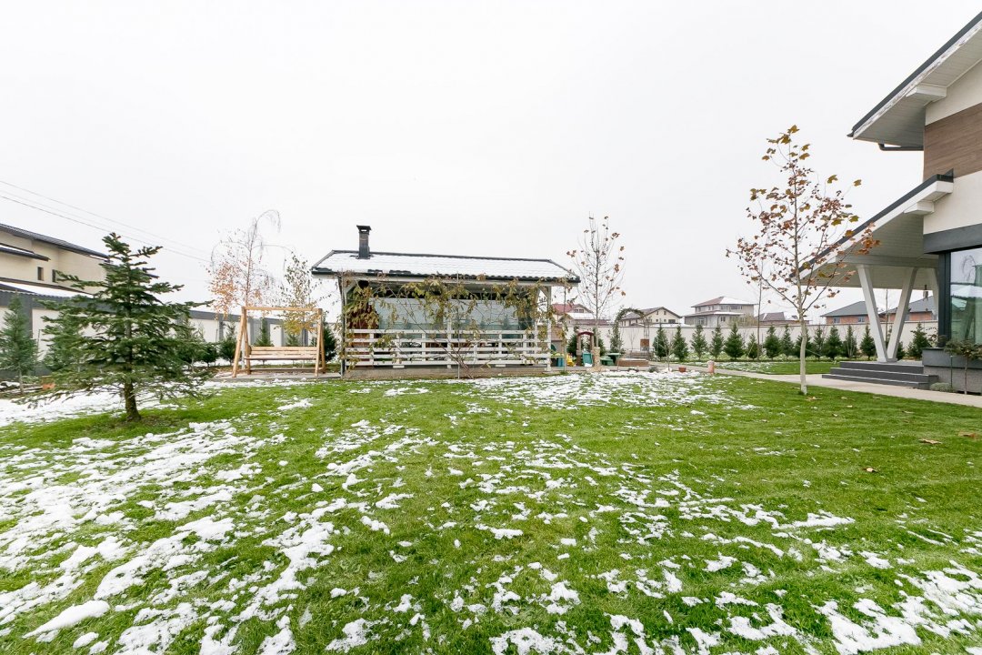 Casa eleganta cu arhitectura unicat, garaj si foisor!!!