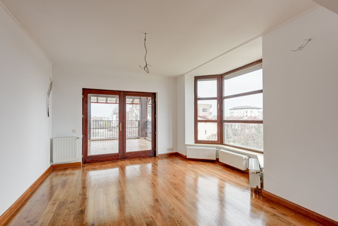 Vila  S+P+1+M, luminoasa si spatioasa, Prelungirea Ghencea!