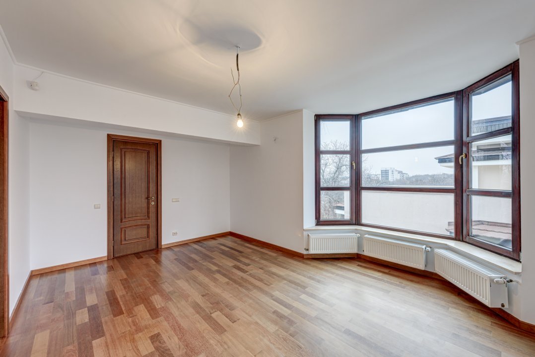 Vila  S+P+1+M, luminoasa si spatioasa, Prelungirea Ghencea!