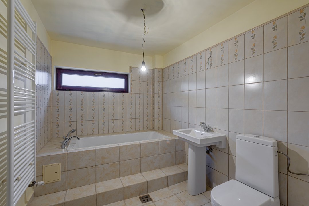 Vila spatioasa si bine compartimentata, Prelungirea Ghencea! 
