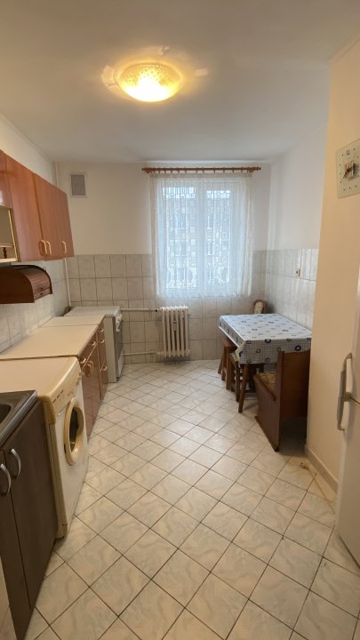 Apartament 2 camere decomandat langa Parcul Moghioros
