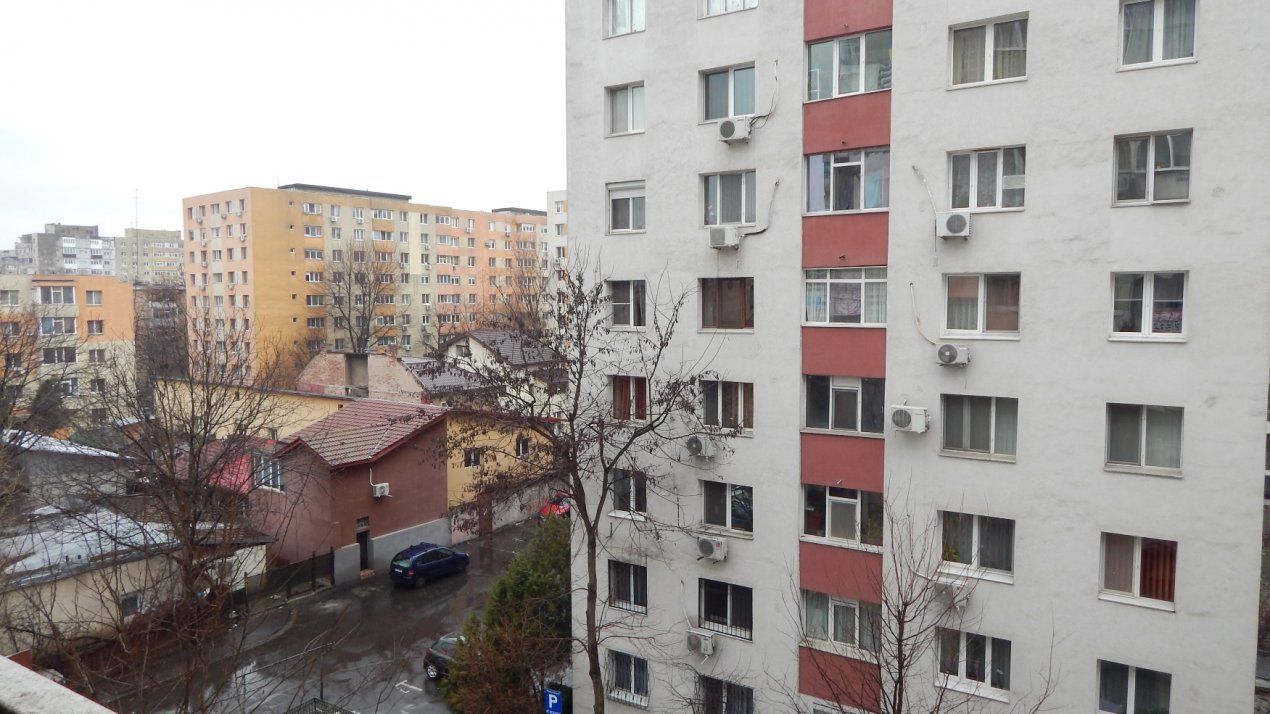 Apartament  3 camere , Sebastian , Rahova