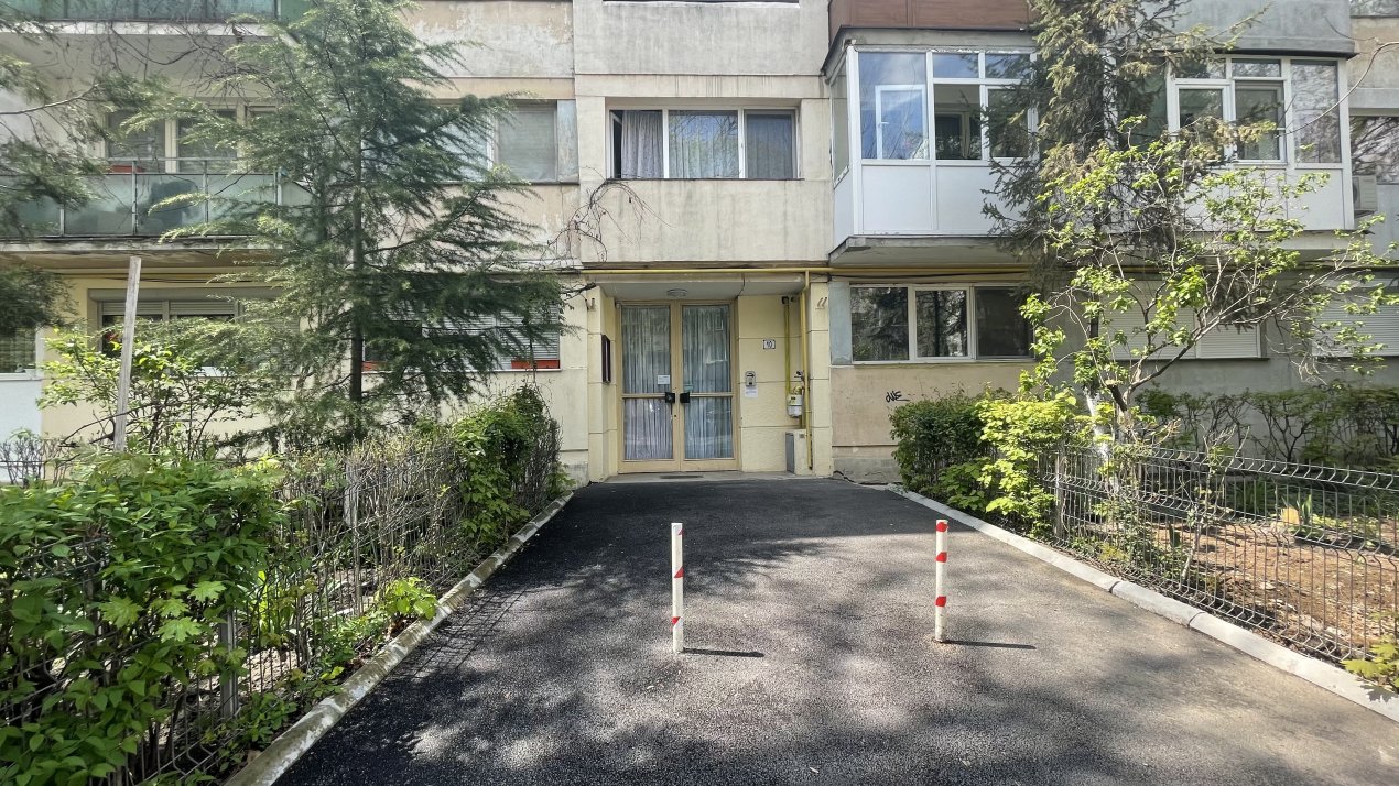Apartament 2 camere decomandat in bloc tip "P"