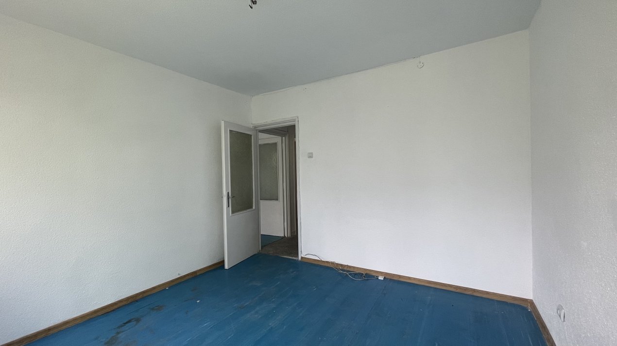 Apartament 2 camere decomandat in bloc tip "P"