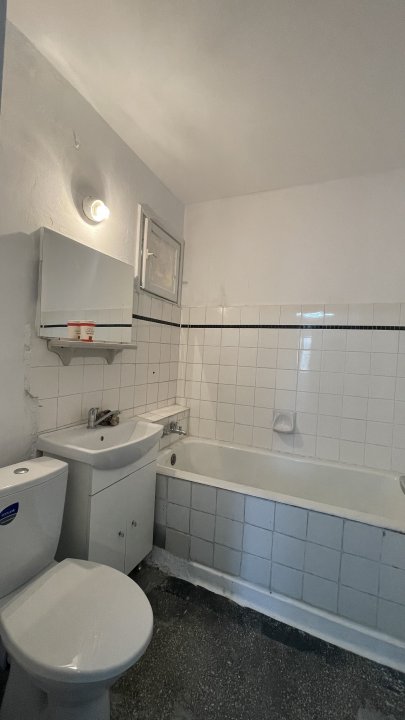 Apartament 2 camere decomandat in bloc tip "P"