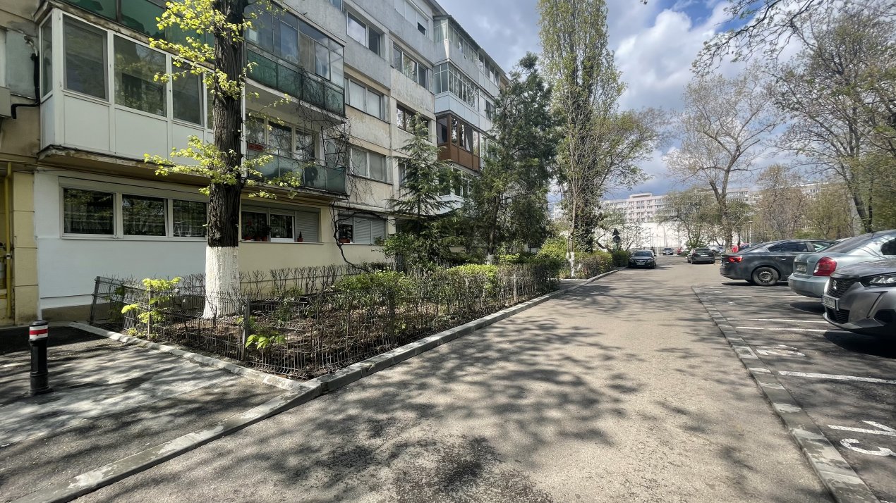 Apartament 2 camere decomandat in bloc tip "P"