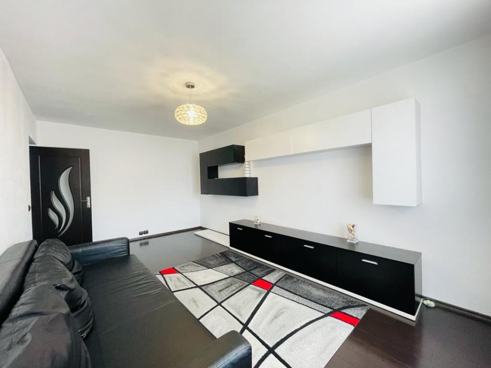 Apartament 3 camere Str Telita