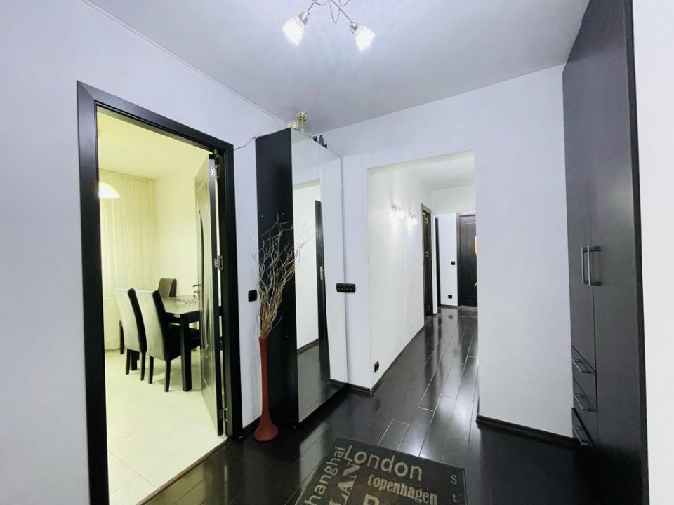 Apartament 3 camere Str Telita