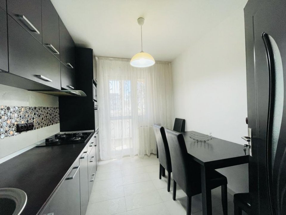 Apartament 3 camere Str Telita