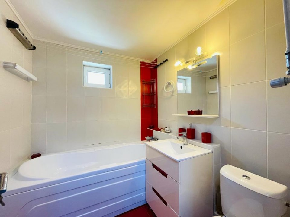 Apartament 3 camere Str Telita