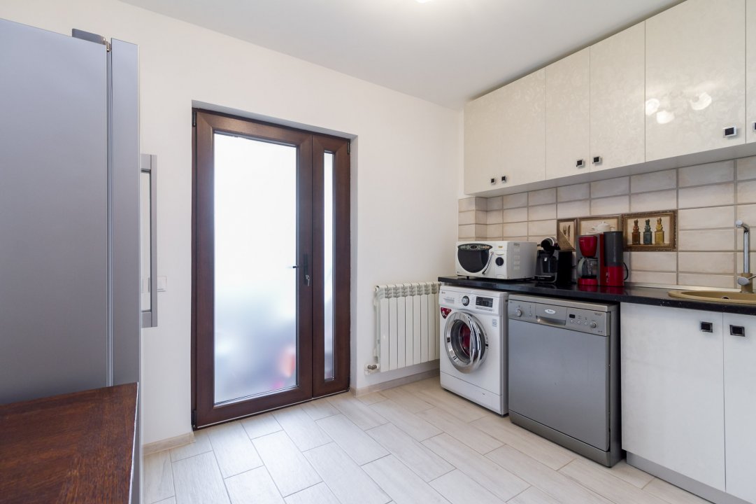 Apartament 3 camere cu centrala, ca sa faci din iarna vara!
