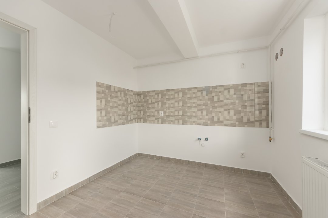 Ap 2 camere decomandat cu loc de parcare Prelungirea Ghencea