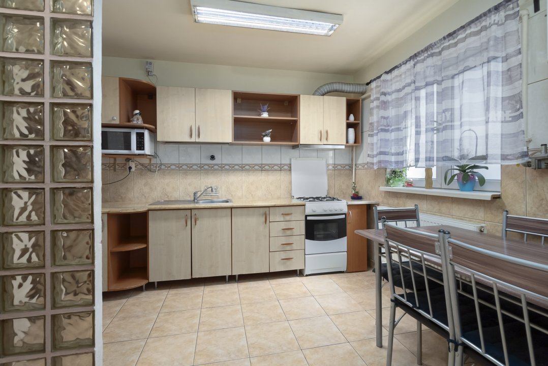 Apartament 3 camere cu centrala, ca sa faci din iarna vara!