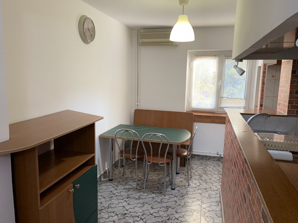 Apartament 3 camere Apusului 