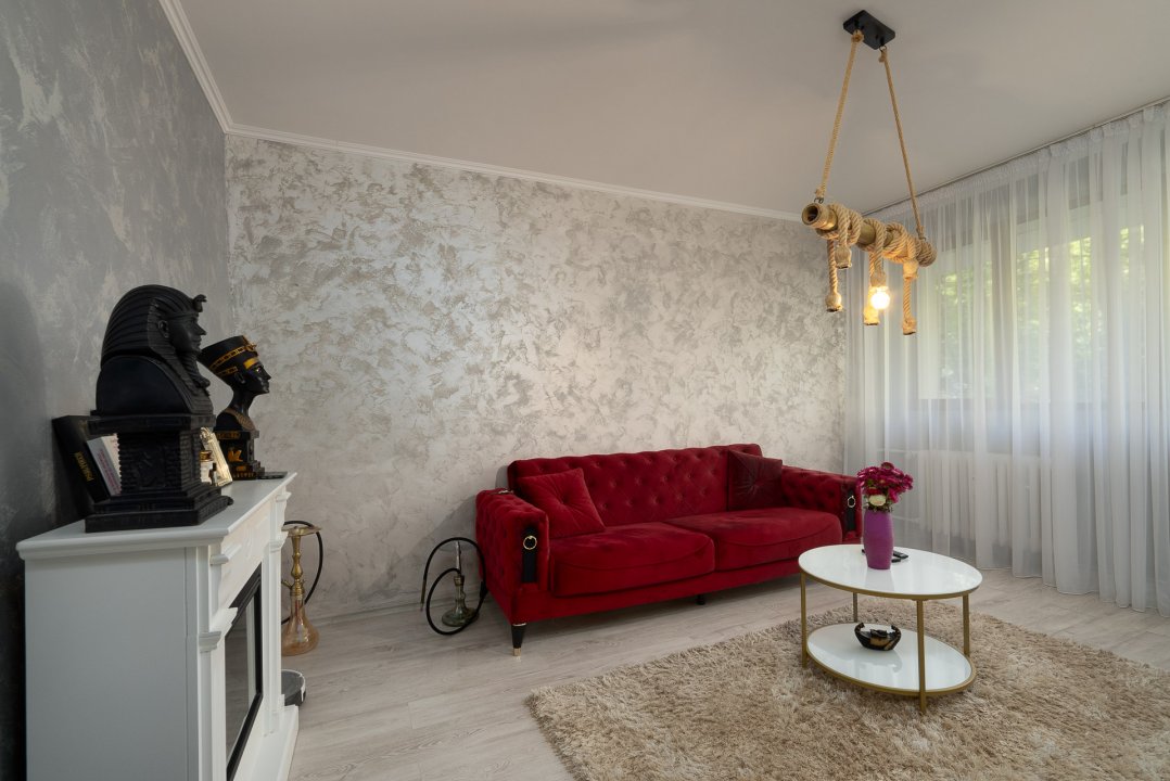 Apartament 2 camere decomandat in bloc tip P