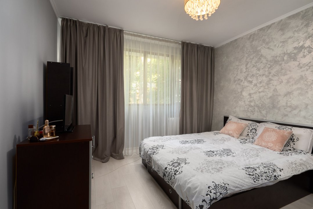 Apartament 2 camere decomandat in bloc tip P