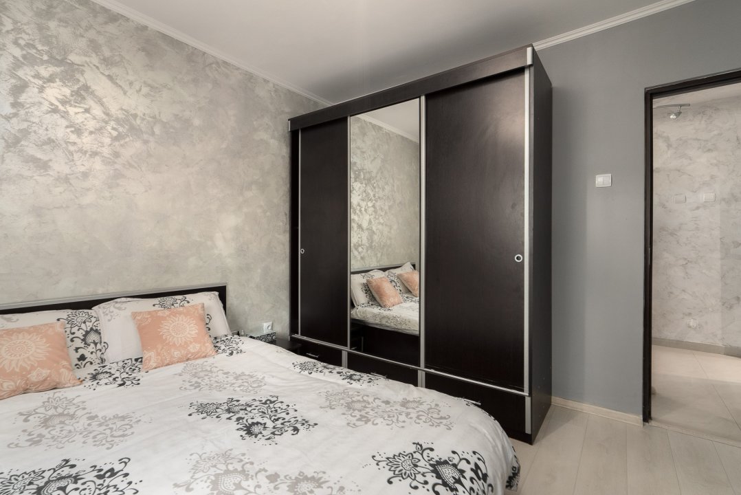 Apartament 2 camere decomandat in bloc tip P