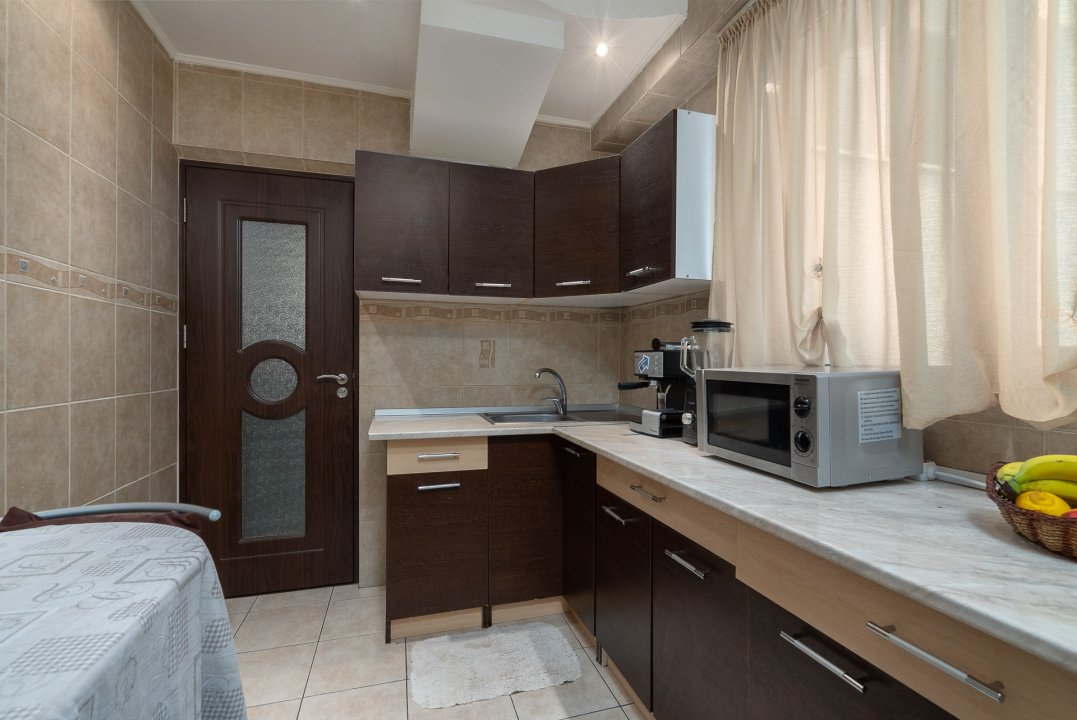 Apartament 2 camere decomandat in bloc tip P