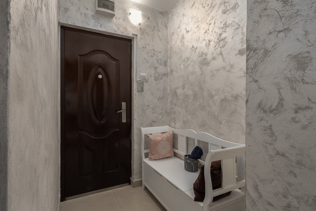 Apartament 2 camere decomandat in bloc tip P