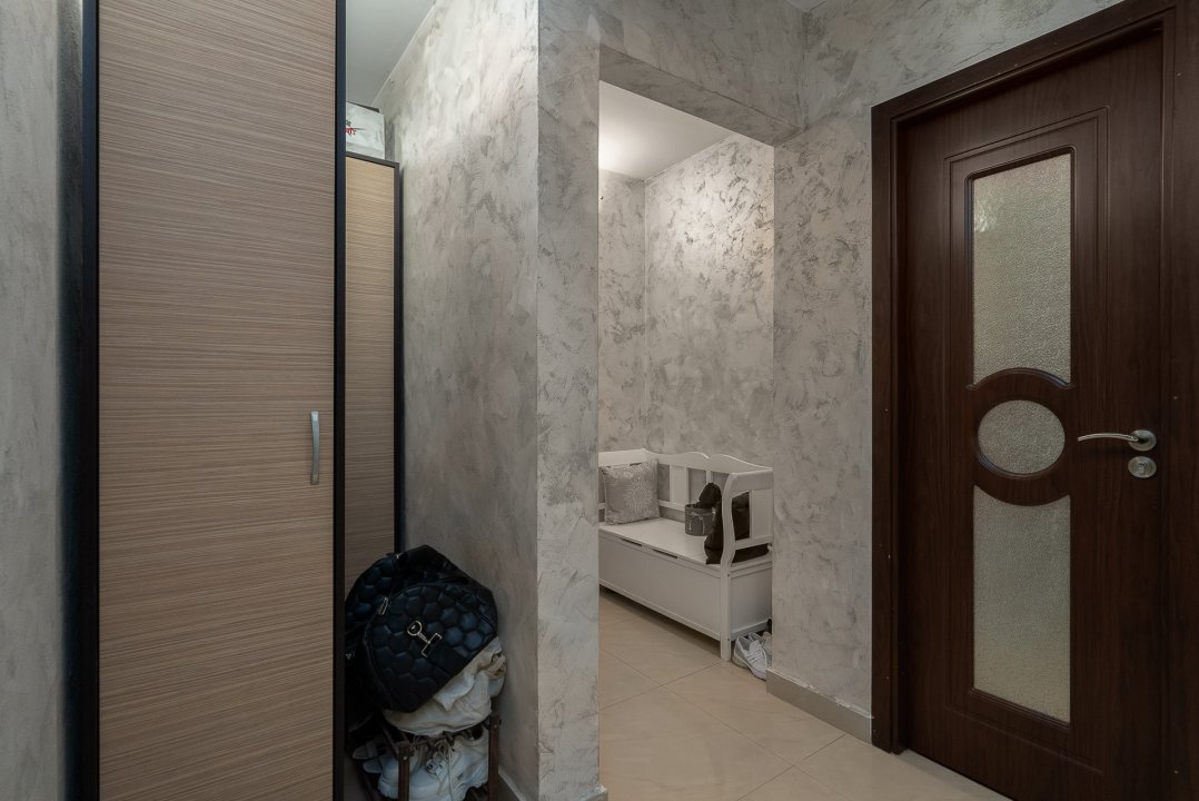 Apartament 2 camere decomandat in bloc tip P
