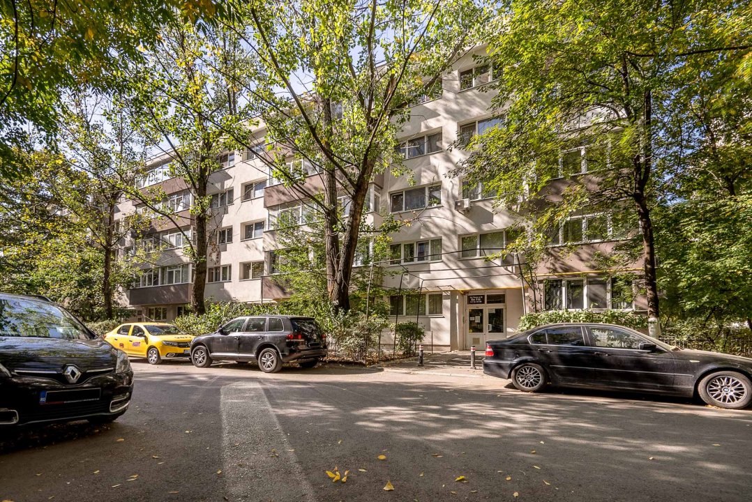 Apartament 2 camere decomandat in bloc tip P