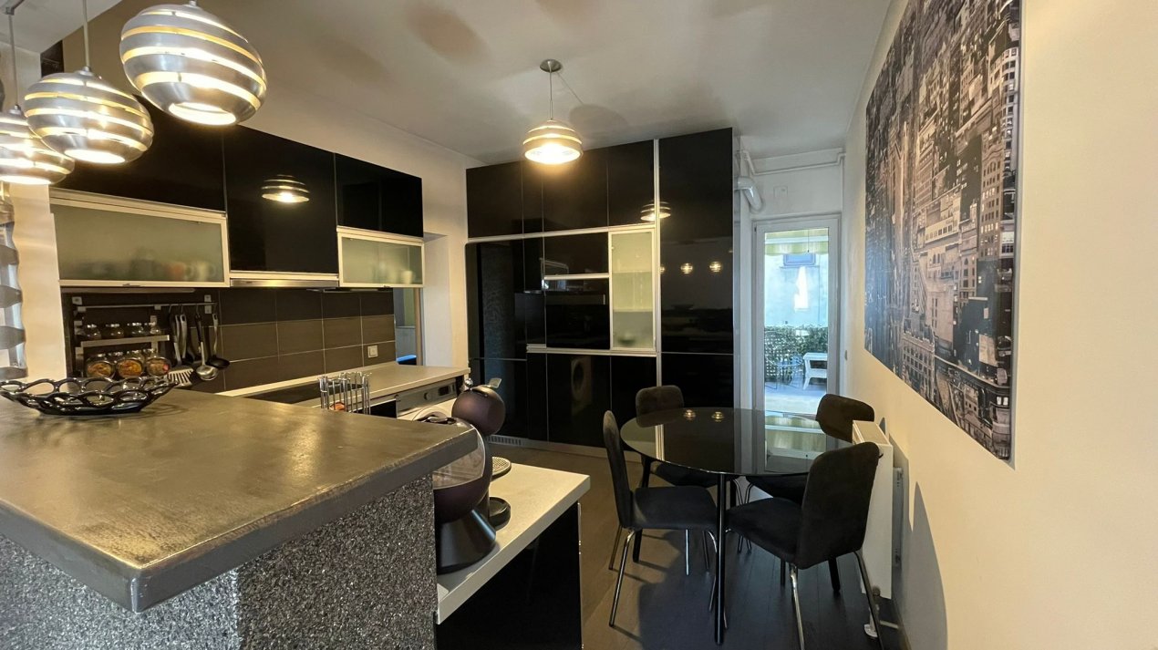 Apartament 3 camere  langa Parcul Tineretului