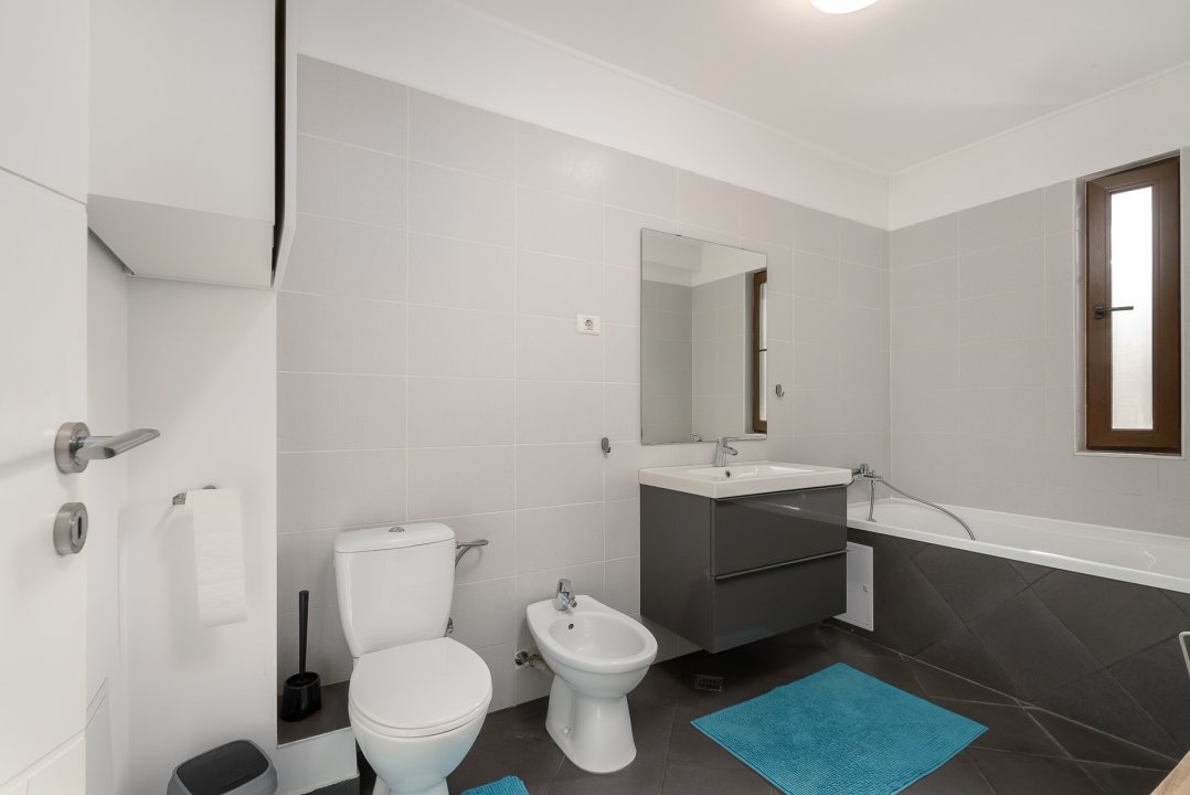 Casa Individuala Str Rubinului-curte 500 mp