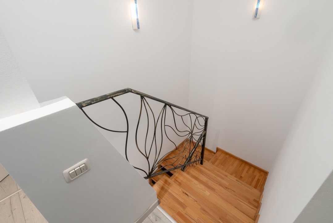 Casa Individuala Str Rubinului-curte 500 mp