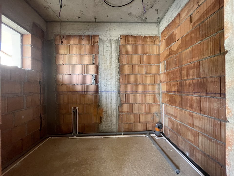 Casa individuala 5 camere cu terasa, Str Maracineni