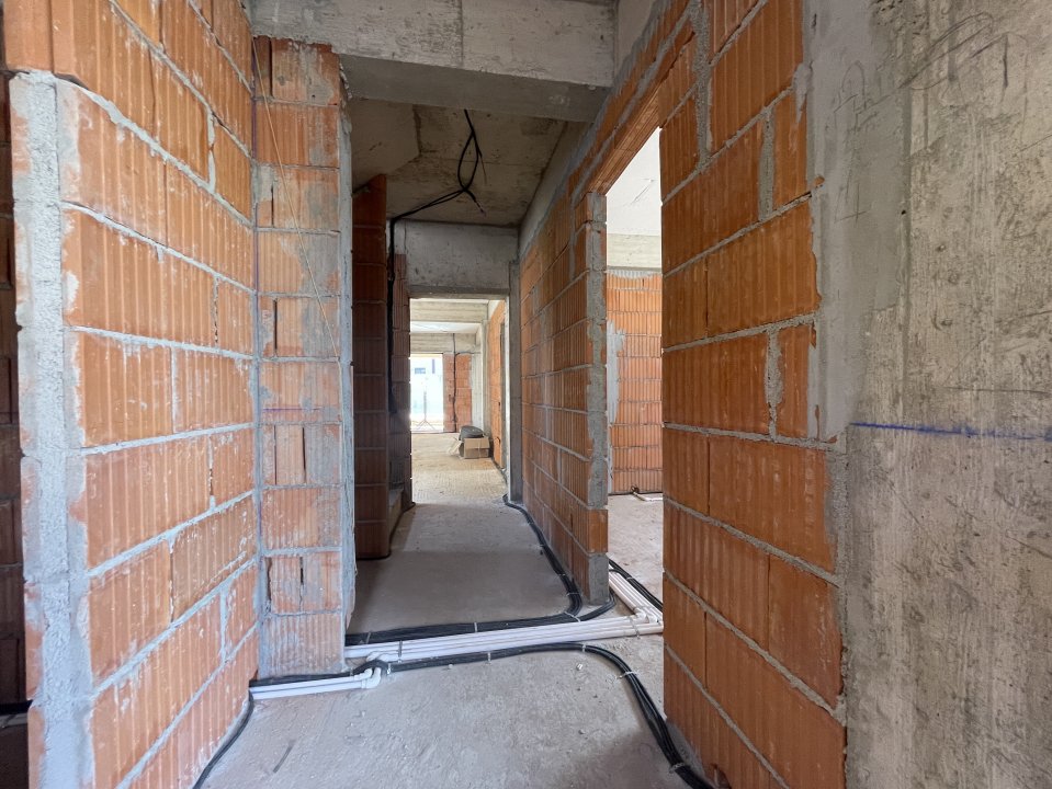Casa individuala 5 camere cu terasa, Str Maracineni