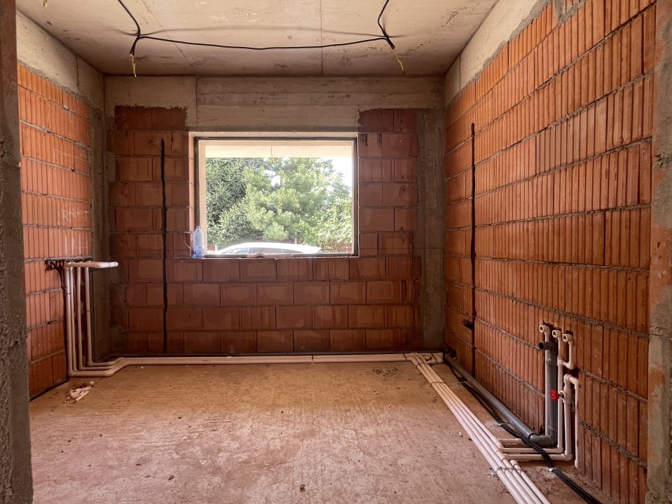 Casa individuala 5 camere cu terasa, Str Maracineni