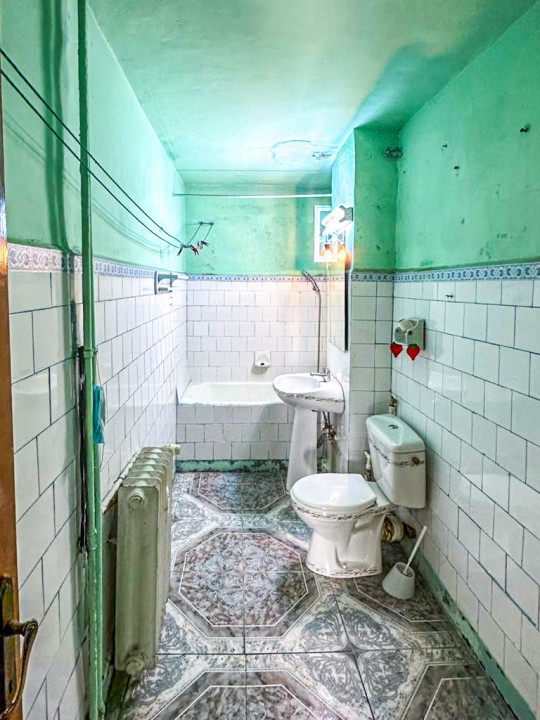 Apartament cu 3 camere, renovabil, nu pierdeți această oportunitate!