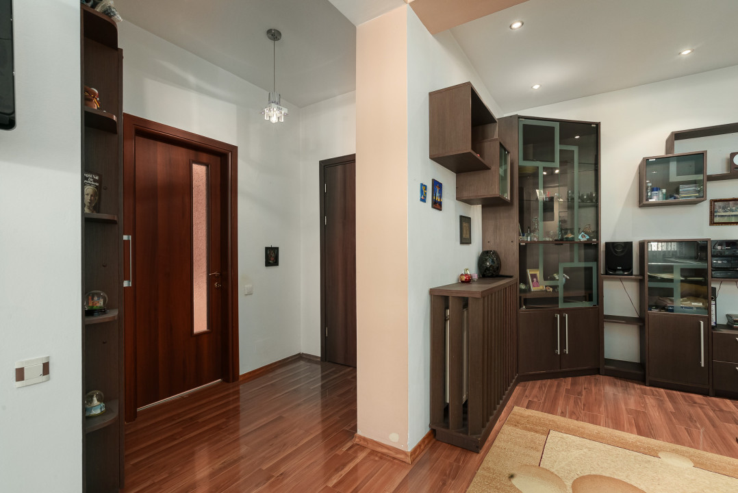 Apartament cu 2 camere în Cartierul Latin, mobilat și cu loc de parcare 