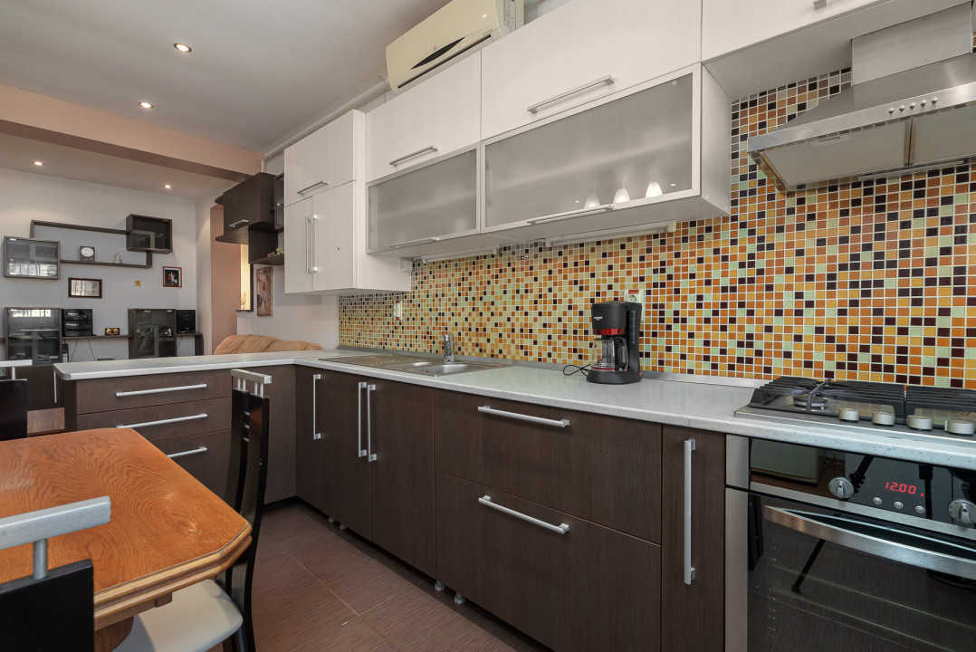 Apartament cu 2 camere în Cartierul Latin, mobilat și cu loc de parcare 