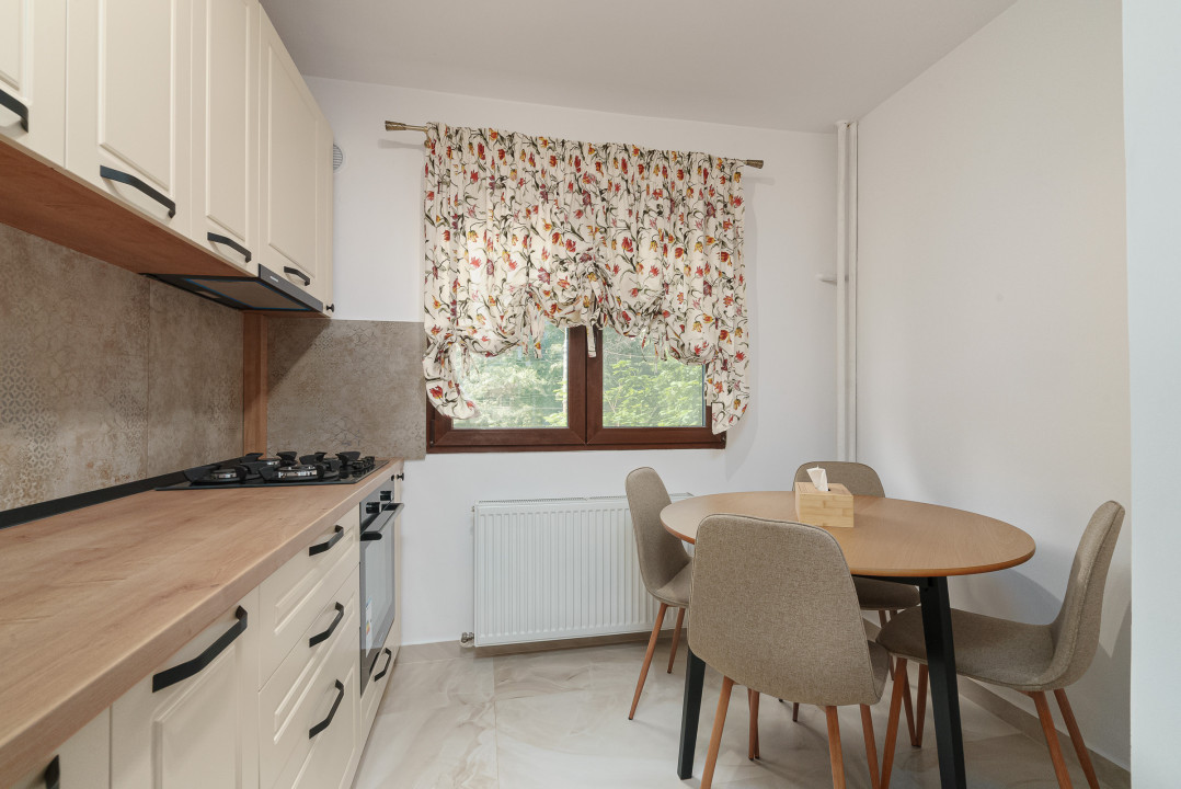 Apartament 2 camere Favorit(B-dul 1 Mai) decomandat, mobilat-utilat