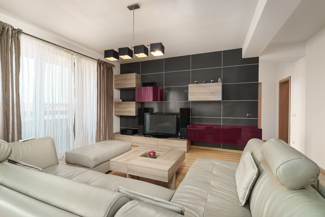Apartament cu 3 camere Drumul Taberei - Raul Doamnei