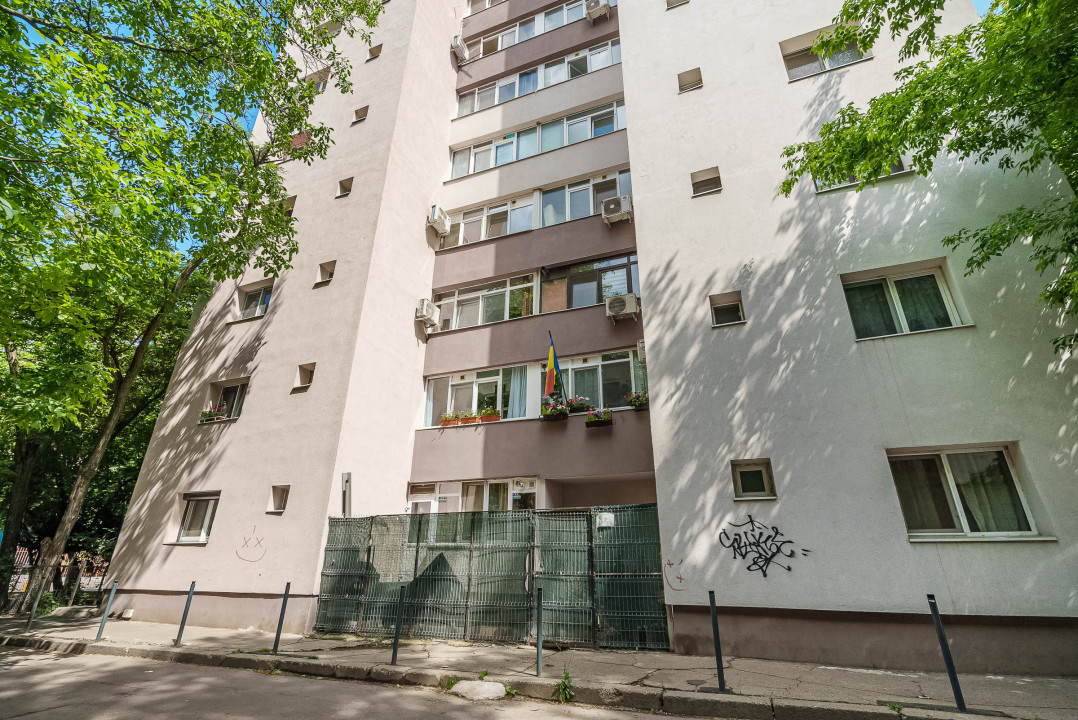 Apartament 3 Camere în Drumul Taberei - Confort și Accesibilitate lângă metrou