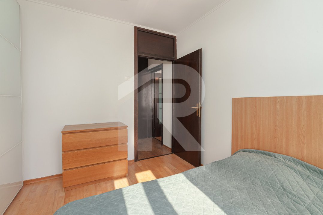Apartament 4 camere mobilat-utilat  Str C-tin Titel Petrescu-Ghencea
