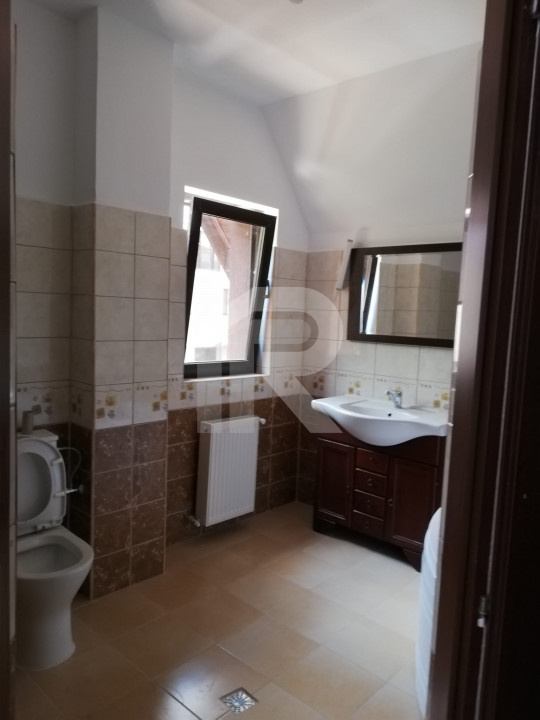 Casa de închiriat pretabilă activitate comercială(birouri, afterschool,etc)