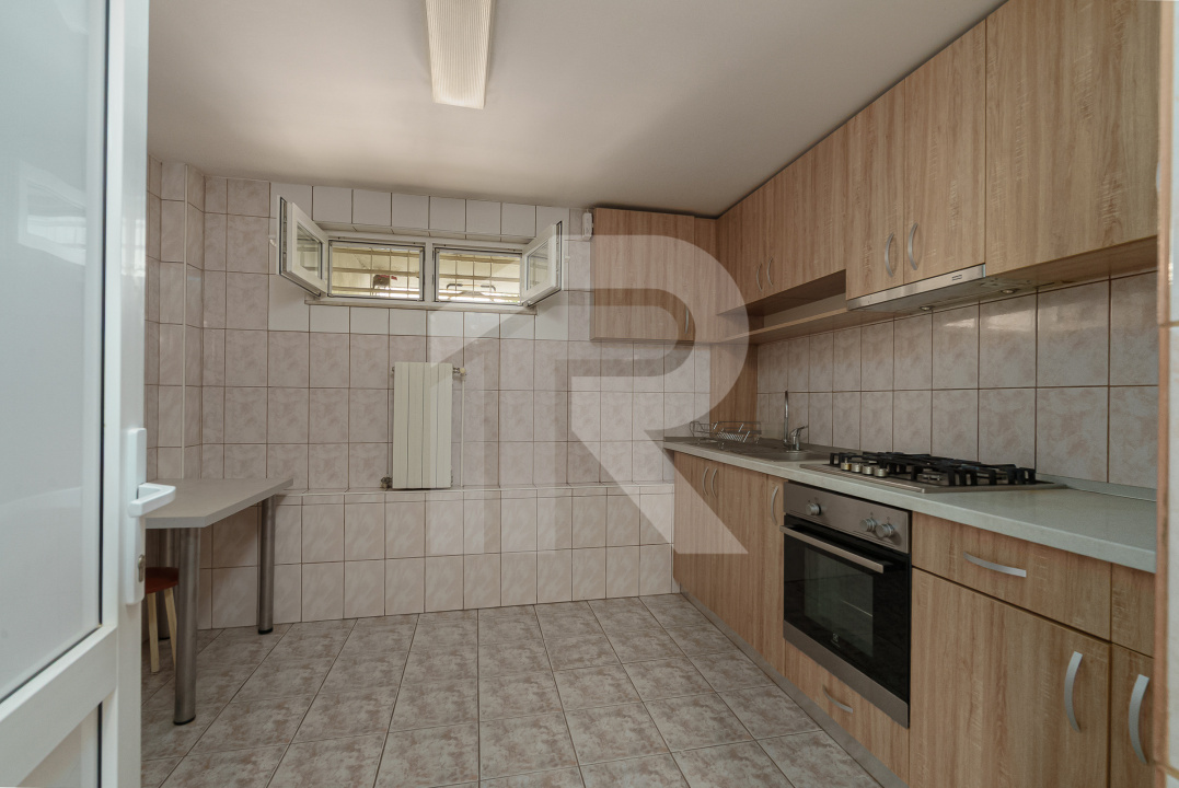 Drumul Taberei - Valea Oltului, casa 9 camere, lot 1158 mp