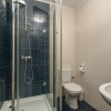 APĂRĂTORII PATRIEI – CASA CU 4 CAMERE, 3 BĂI, CURTE, LOC PARCARE