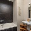 APĂRĂTORII PATRIEI – CASA CU 4 CAMERE, 3 BĂI, CURTE, LOC PARCARE