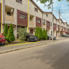 APĂRĂTORII PATRIEI – CASA CU 4 CAMERE, 3 BĂI, CURTE, LOC PARCARE